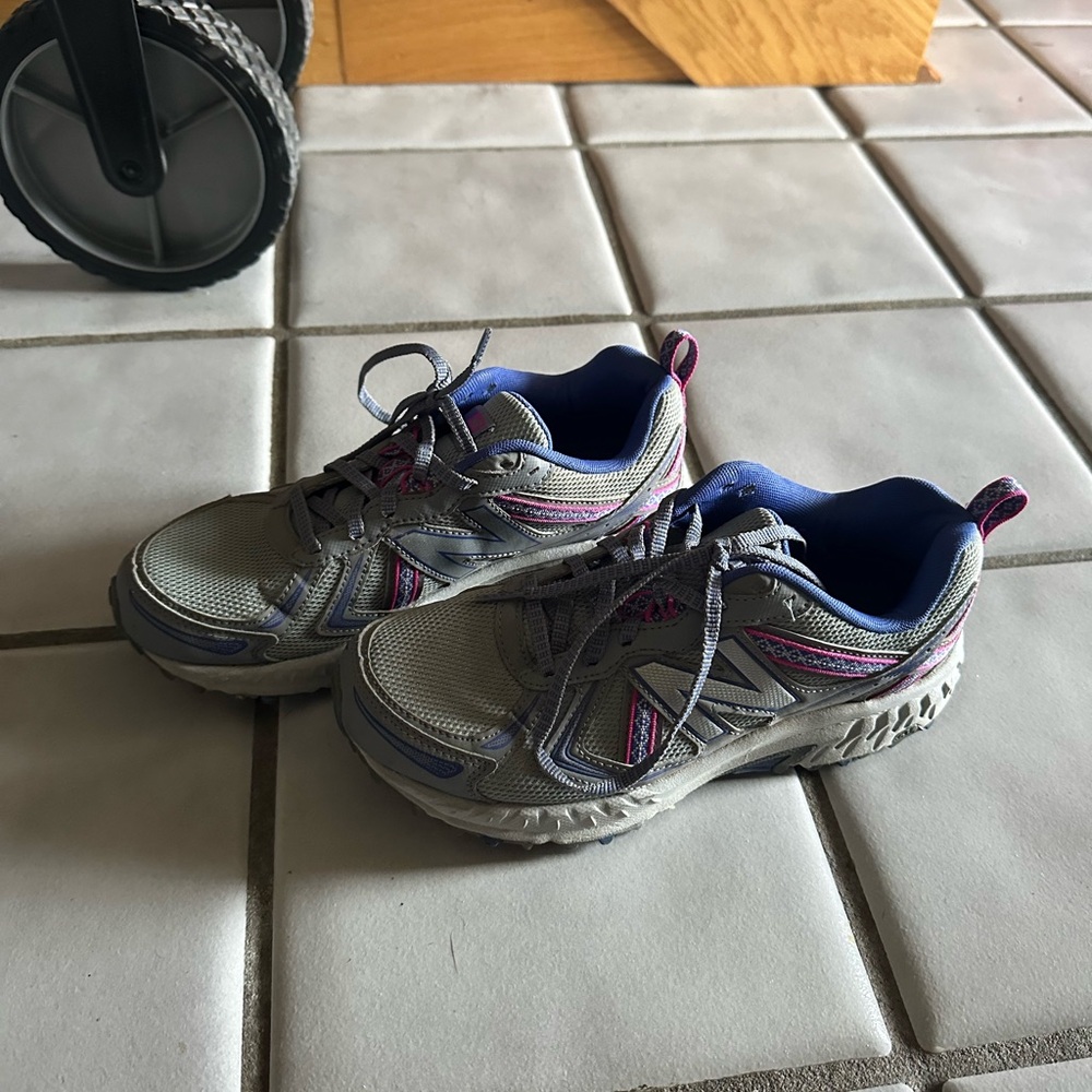 New balance sneakers size 8